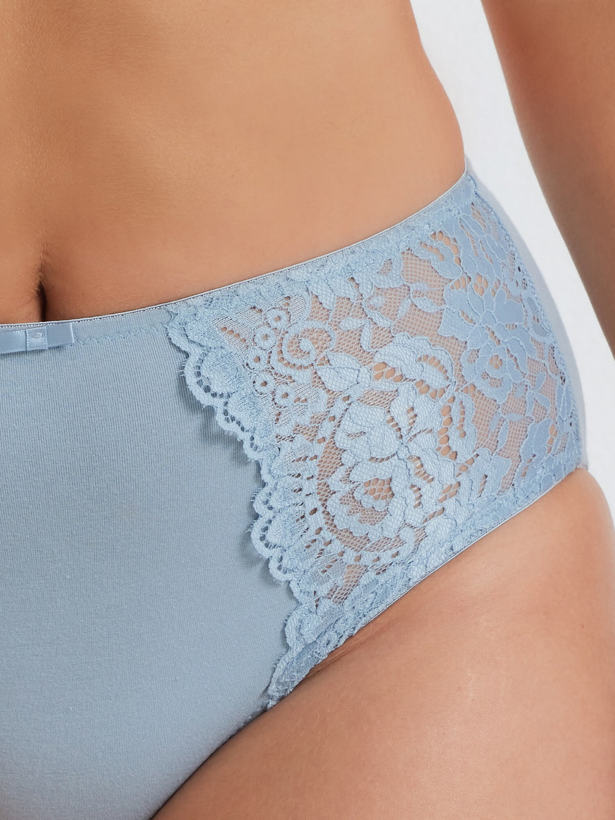 2-pack Daily Essentials Stretch Cotton & Lace Full Brief Knickers in Fragrant Lilac and Winter Sky by Kayser Lingerie