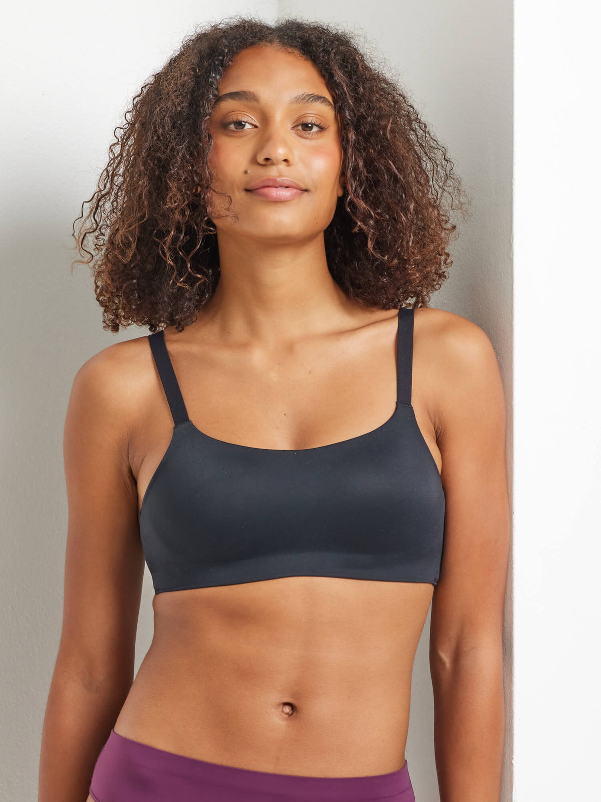 Alive Bandeau Wire-Free Bra in Black - Kayser Lingerie