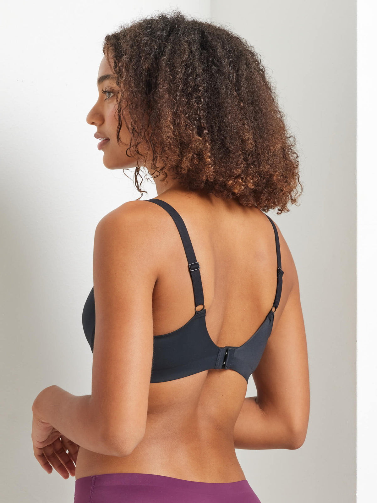 Alive Bandeau Wire-Free Bra in Black - Kayser Lingerie