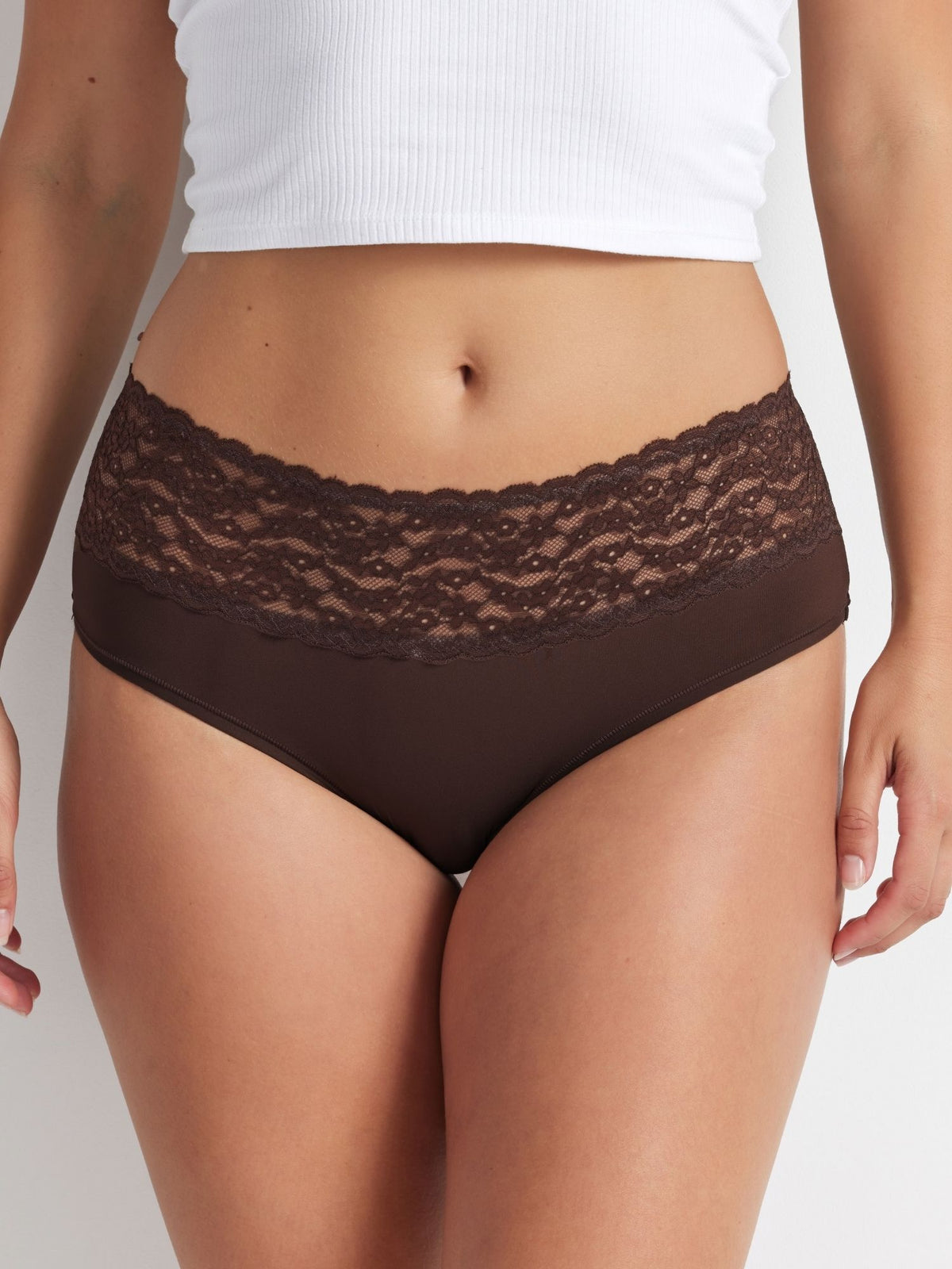 Front view of the Glowlights Hi Rise in French Roast featuring a smooth, high-rise waist and flattering full-coverage fit.