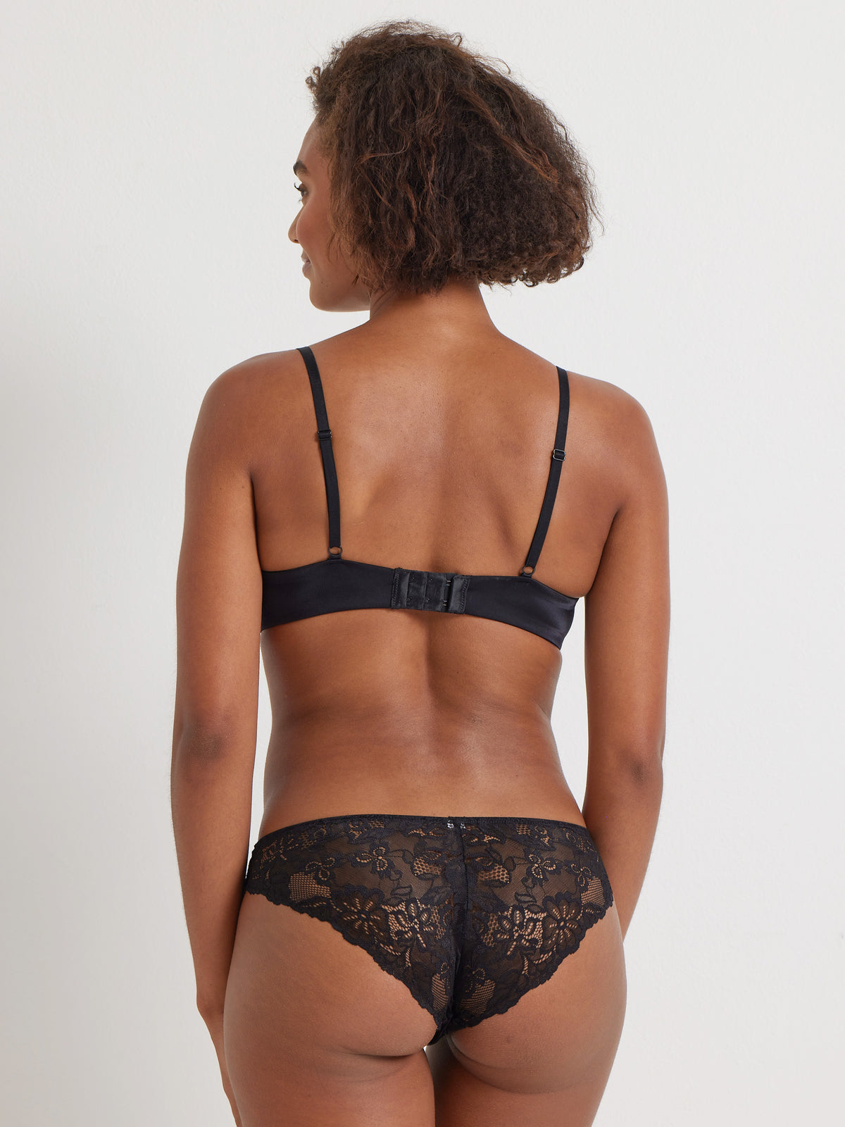 Total Comfort First Fit Wirefree Plunge Bra