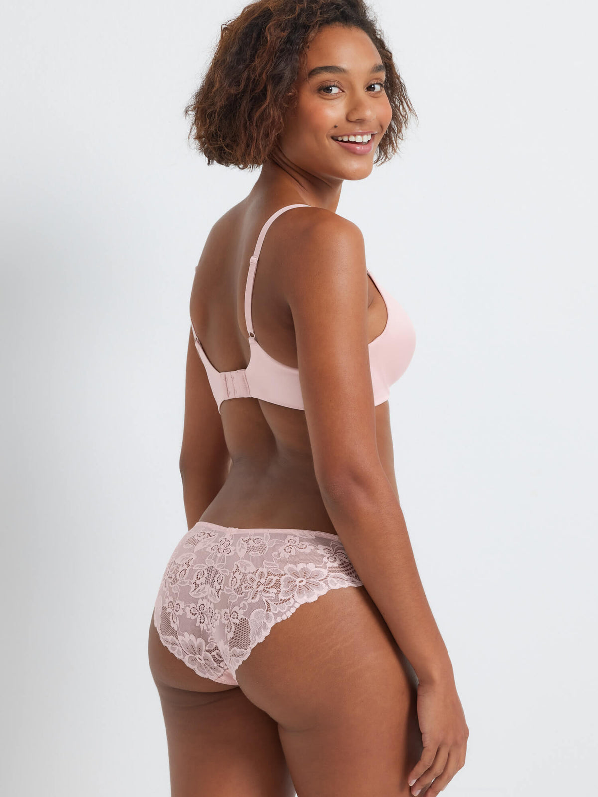 Total Comfort Smooth Comfort T-Shirt Bra in Baby Pink by Kayser Lingeie