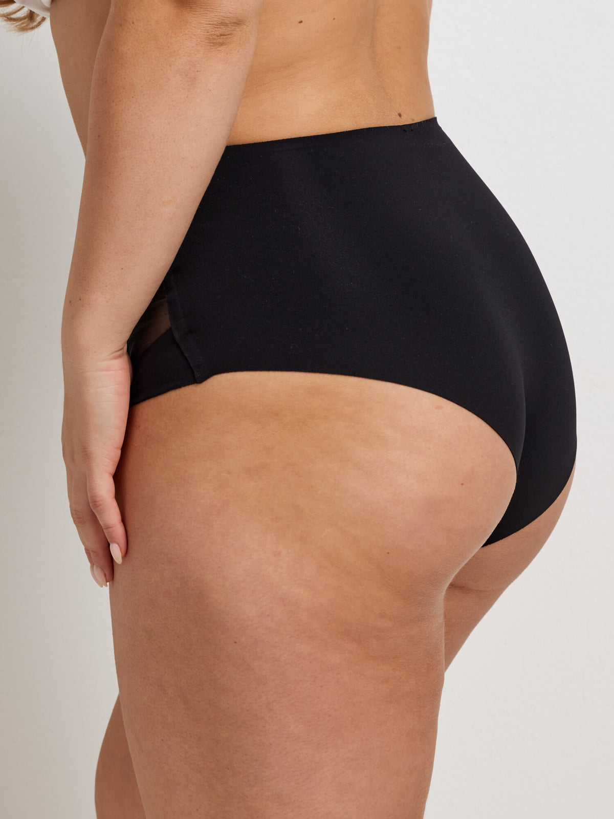 Sleek & Smooth Full Brief Underwear in Black in Kayser Lingerie