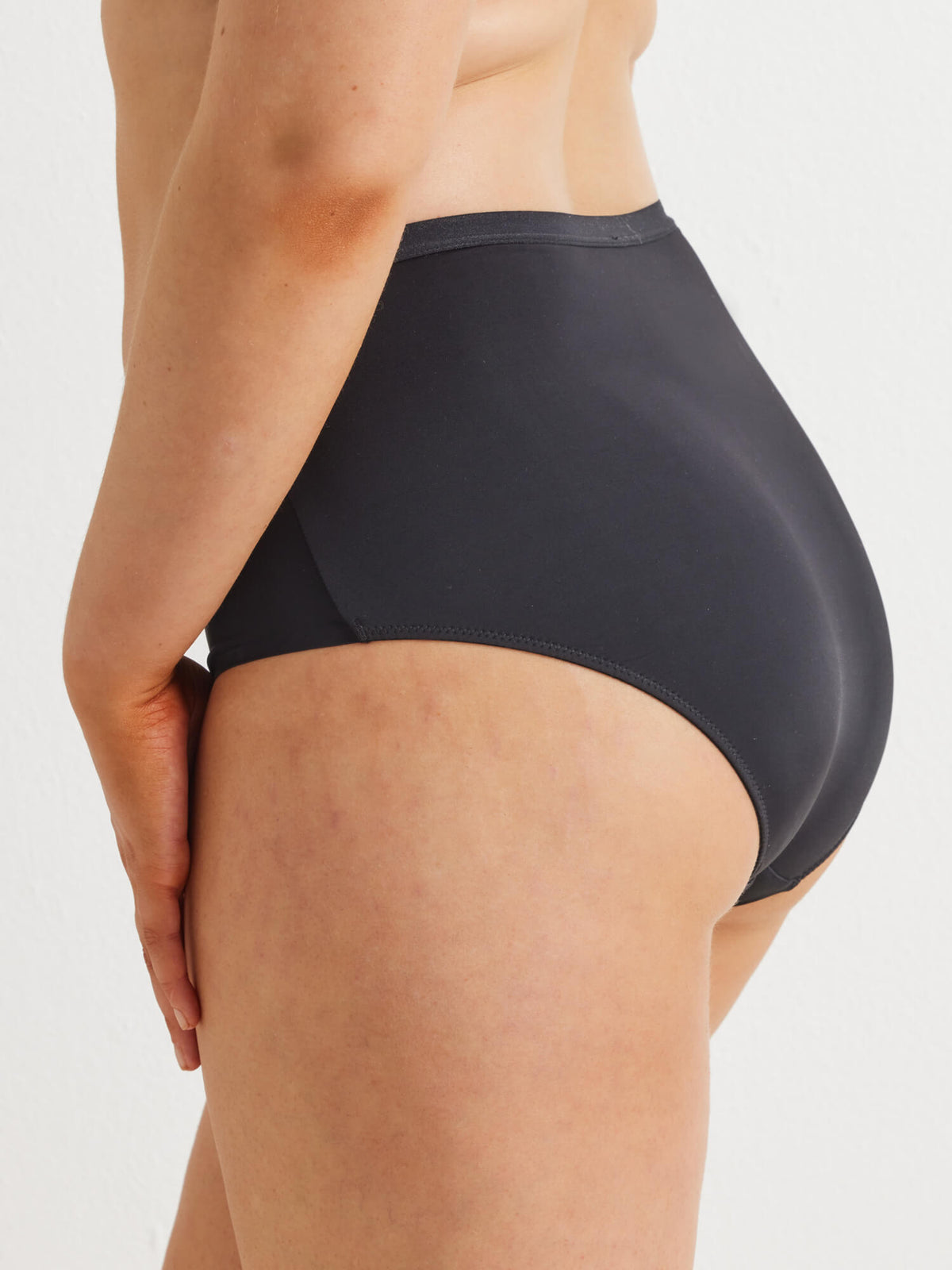 Smooth All Over Lace Full Brief Underwear - Black - Kayser Lingerie