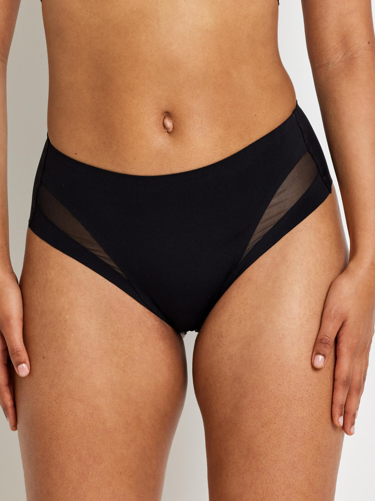 Sleek & Smooth High Cut Underwear in Black - Kayser Lingerie