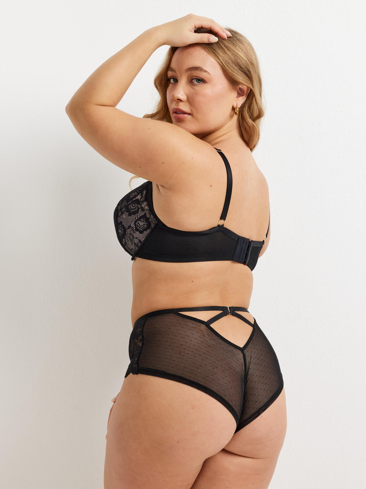 Curves Sabrina Lace Shortie Knicker in Black - Kayser Lingerie