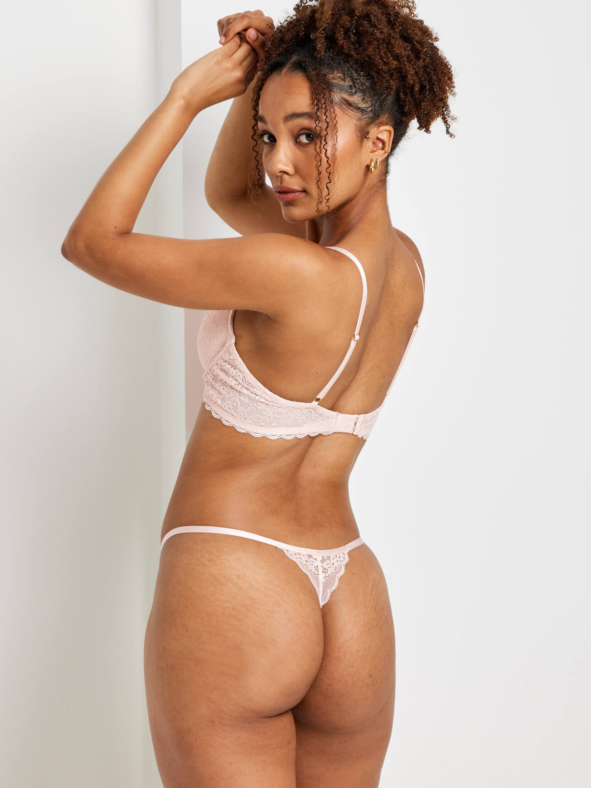 Be Free Lace G-String in Pearl White